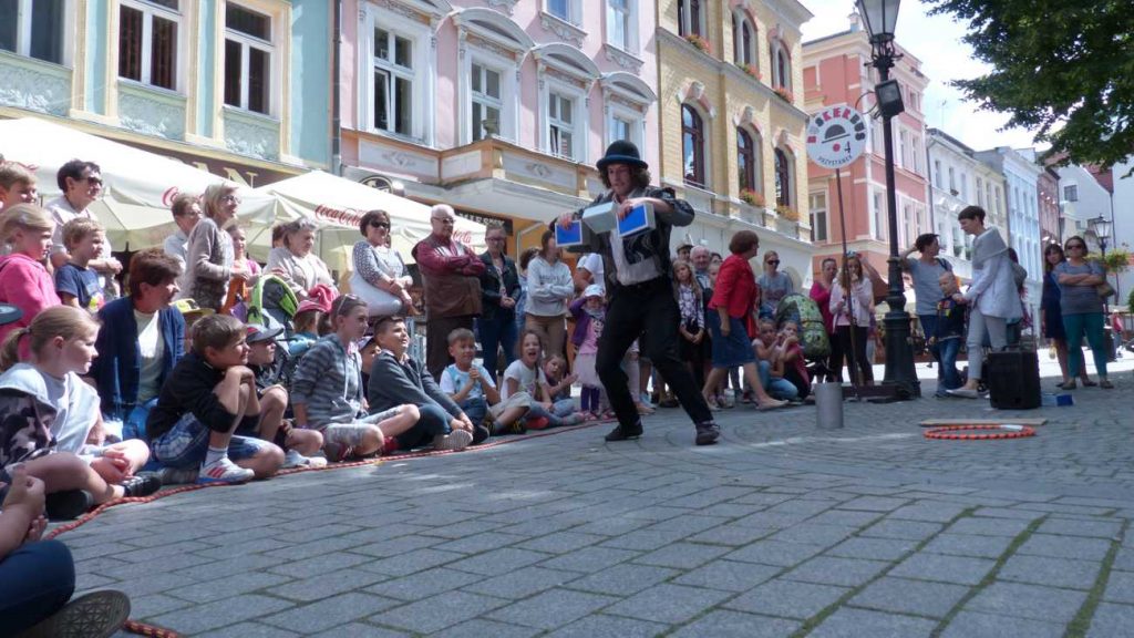 Busker Matthias Goed performing in Zielona Góra