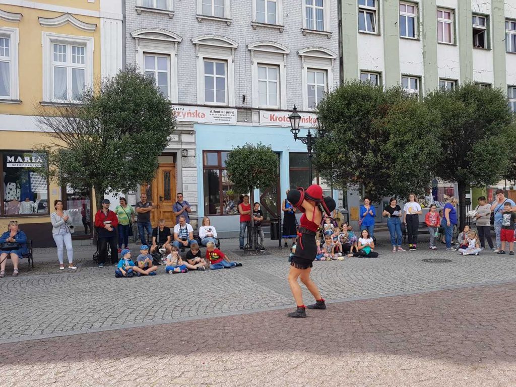 Gaia Ma performing in the street in Krotoszyn