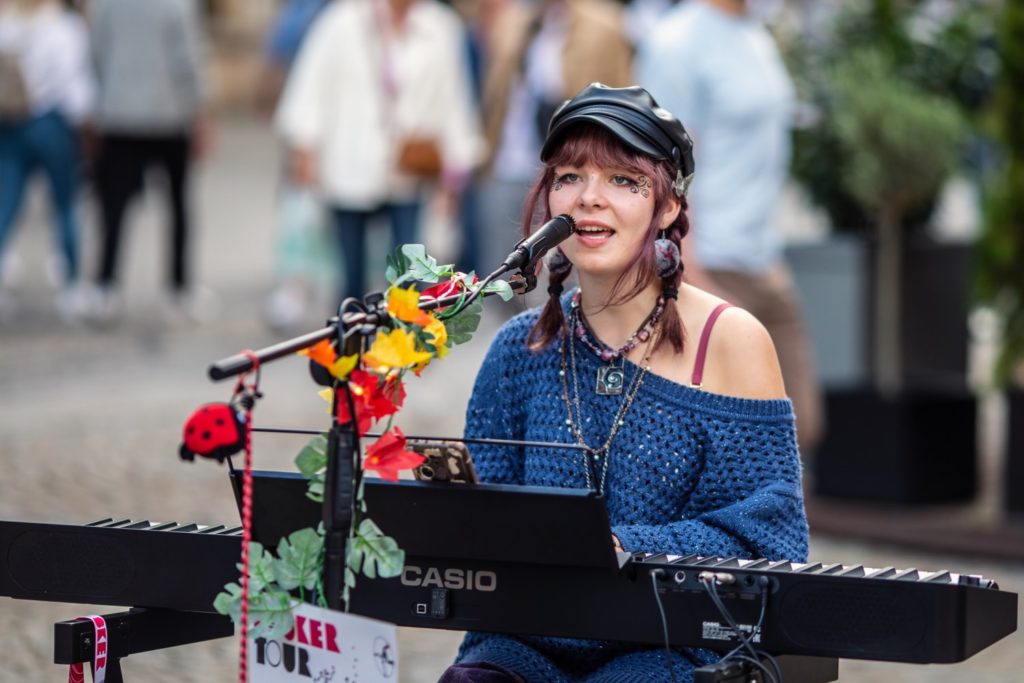 Artystka_uliczna_Allie_Amity_na_festiwalu_Busker_Tour_fot_Tobiasz Papuczys Artystka uliczna Allie Amity na festiwalu Busker Tour fot_Tobiasz Papuczys